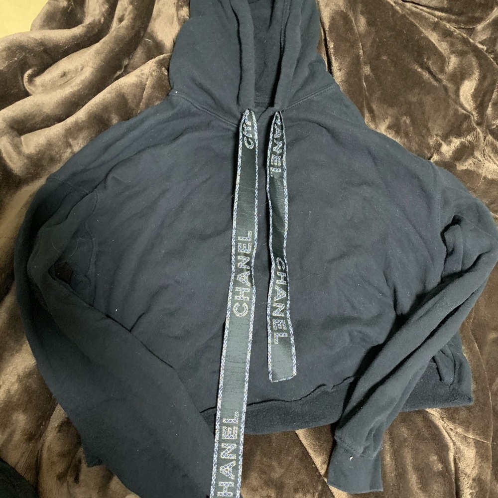 REWORKED VINTAGE Y2K CHANEL CROP HOODIE